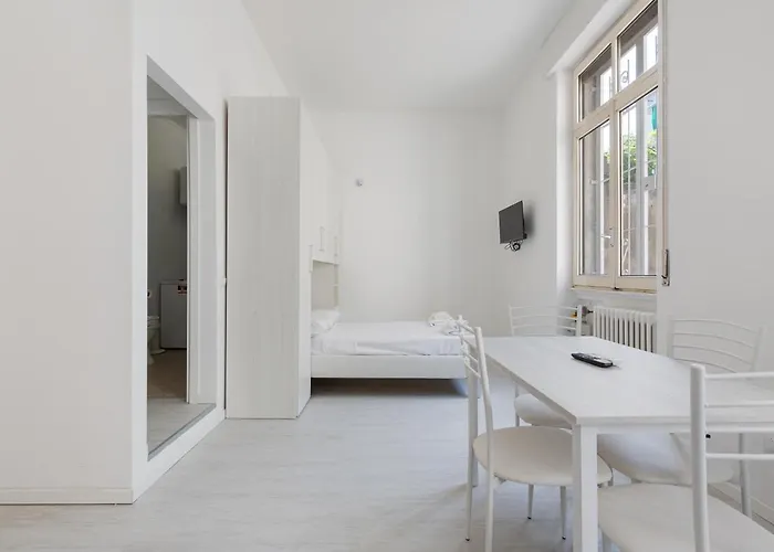 Guesthost - Cosy 25 Sqm Niguarda District * Milán